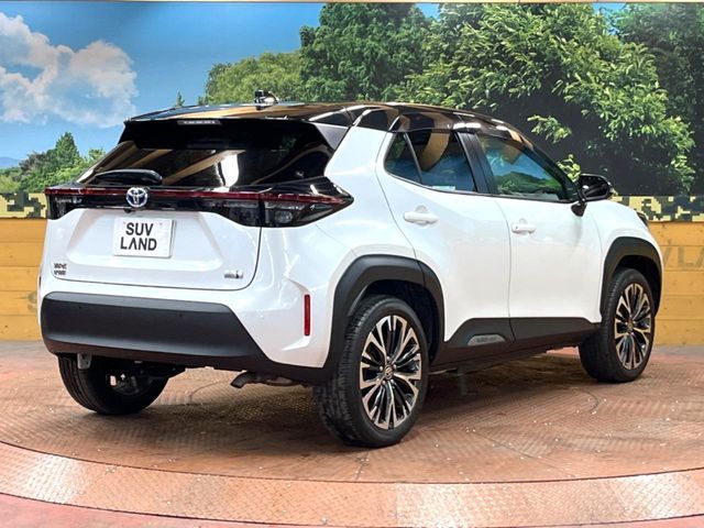 TOYOTA YARIS CROSS HYBRID 2022