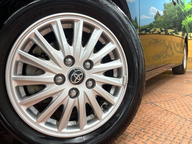 TOYOTA VOXY HYBRID 2014