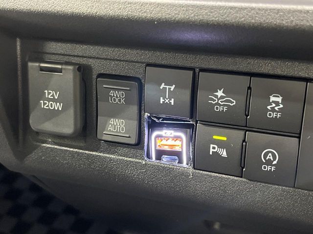 DAIHATSU HIJET truck 4WD 2024