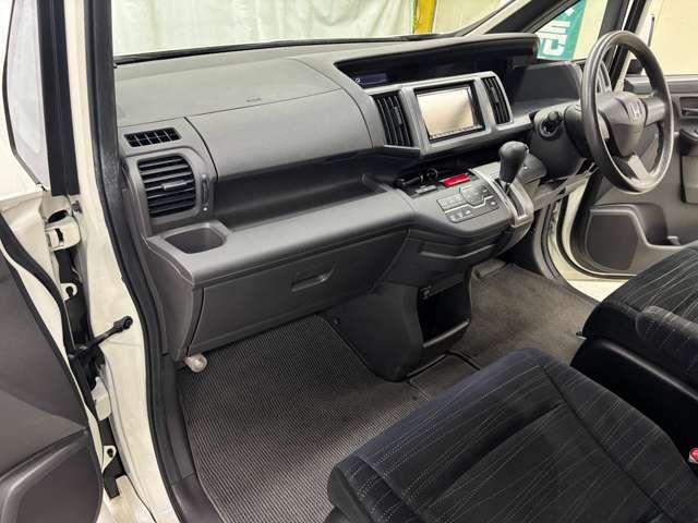 HONDA STEPWAGON 2010