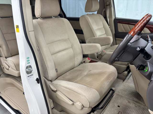 TOYOTA ALPHARD G 2004
