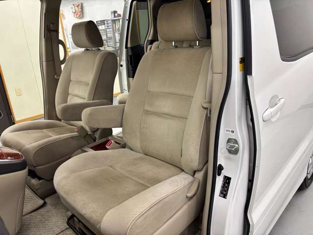 TOYOTA ALPHARD G 2004