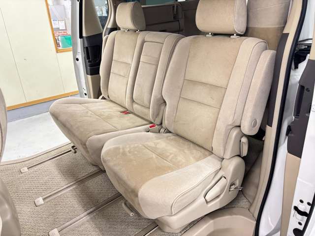TOYOTA ALPHARD G 2004