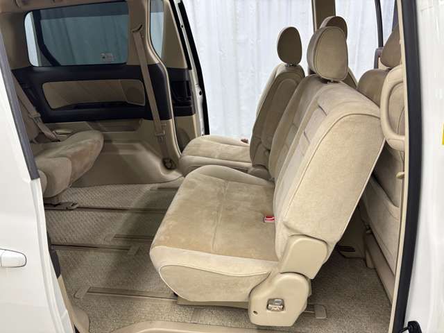 TOYOTA ALPHARD G 2004