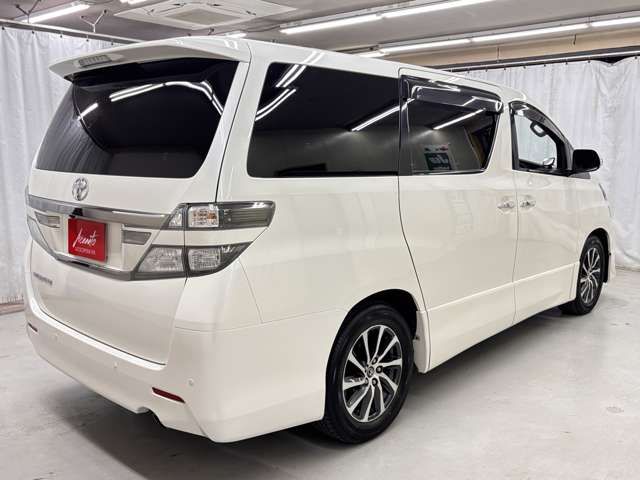 TOYOTA VELLFIRE 2011