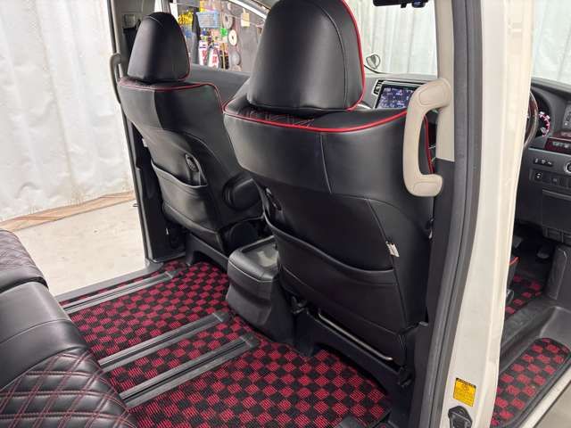 TOYOTA VELLFIRE 2011