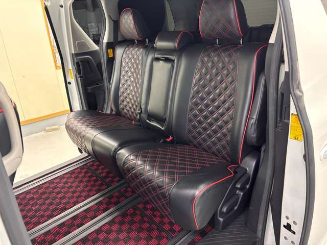 TOYOTA VELLFIRE 2011