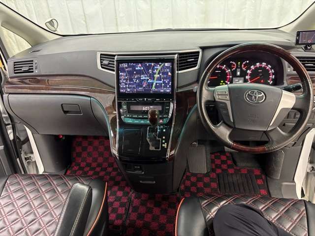 TOYOTA VELLFIRE 2011