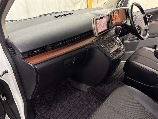 NISSAN ELGRAND 2006