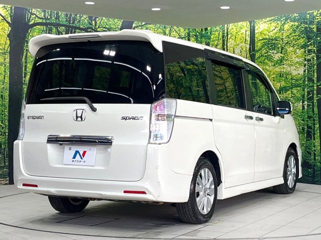 HONDA STEPWAGON SPADA 2011