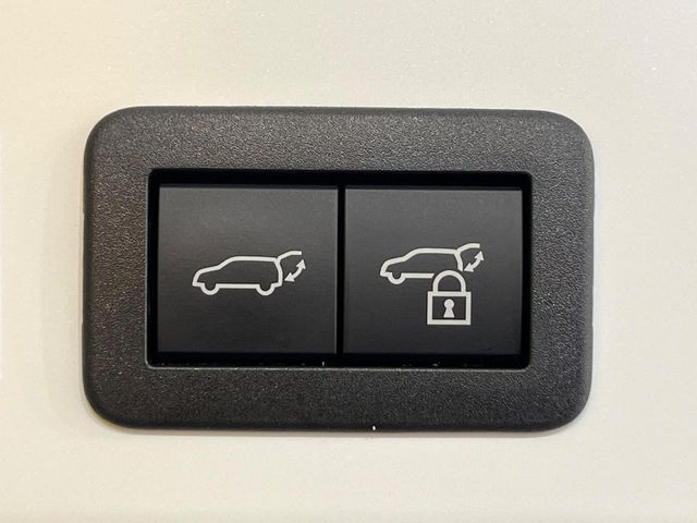 TOYOTA COROLLA CROSS HYBRID 2025