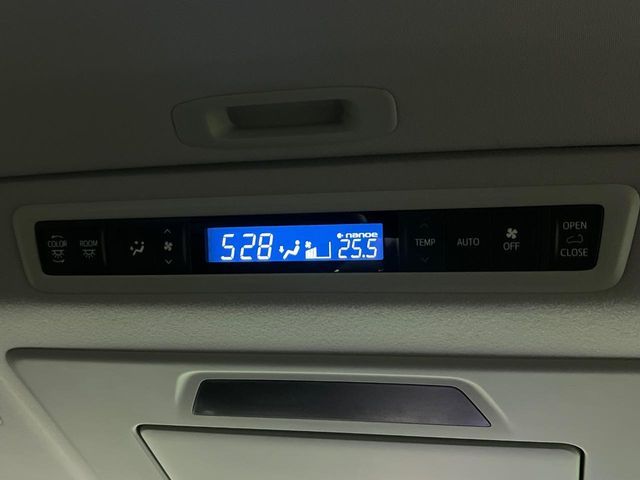 TOYOTA VELLFIRE 2017