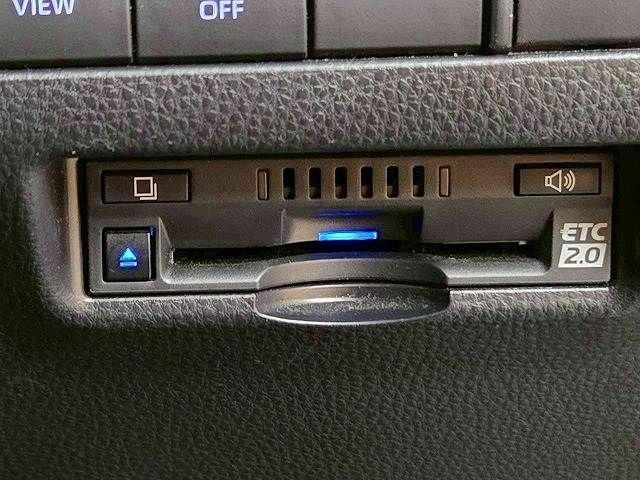 TOYOTA HARRIER HYBRID 2022