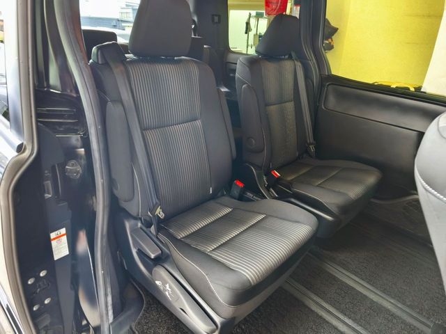 TOYOTA VOXY 4WD 2020