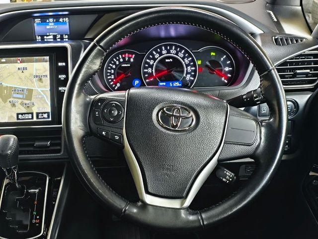 TOYOTA VOXY 4WD 2020