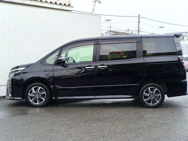 TOYOTA VOXY 4WD 2020