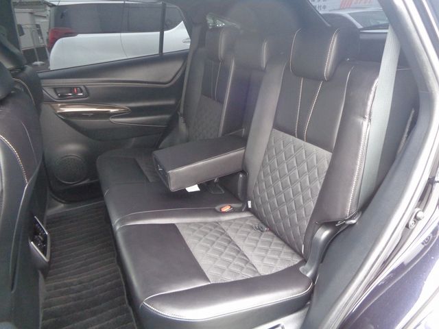 TOYOTA HARRIER 4WD 2014