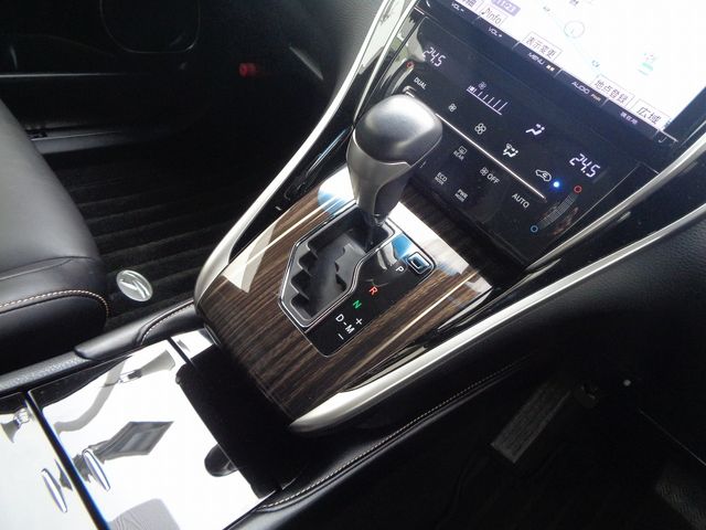 TOYOTA HARRIER 4WD 2014