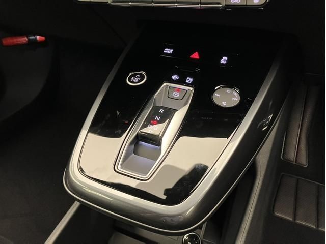 AUDI AUDI Q4 e-tron 2024