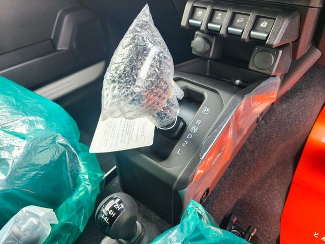 SUZUKI JIMNY NOMADE 2025