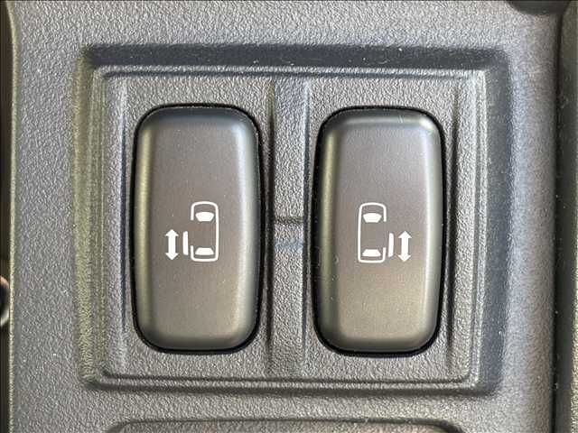 MITSUBISHI DELICA D:5 2WD 2008