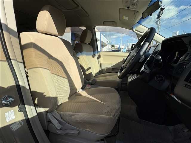 MITSUBISHI DELICA D:5 2WD 2008