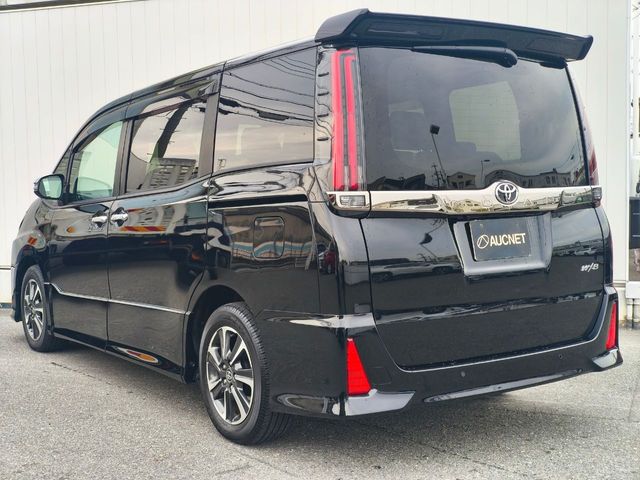 TOYOTA NOAH 2020