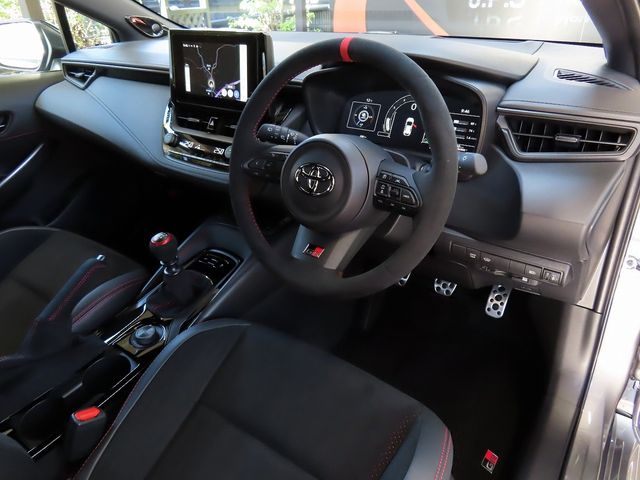 TOYOTA GR COROLLA 2025