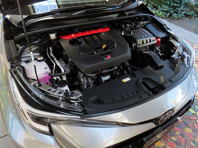 TOYOTA GR COROLLA 2025