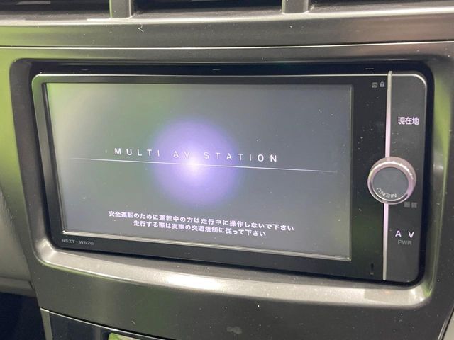 TOYOTA PRIUS Alpha 2013