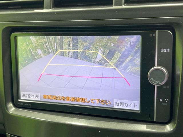 TOYOTA PRIUS Alpha 2013