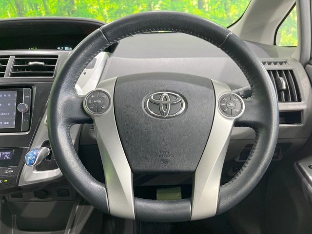TOYOTA PRIUS Alpha 2013