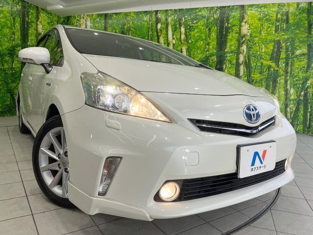 TOYOTA PRIUS Alpha 2013