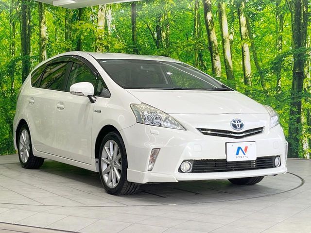 TOYOTA PRIUS Alpha 2013