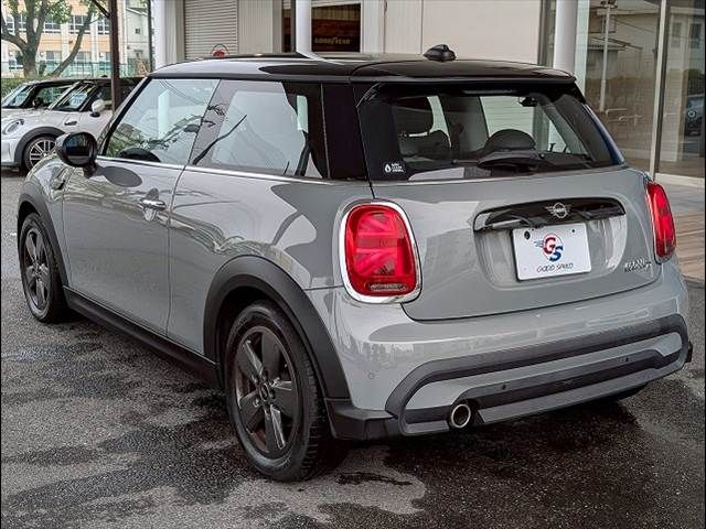 BMW MINI COOPER D 2022