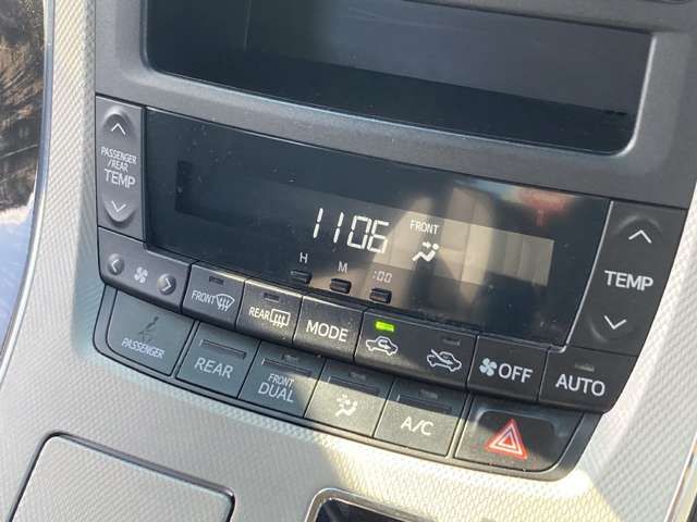 TOYOTA VELLFIRE  HYBRID 4WD 2014