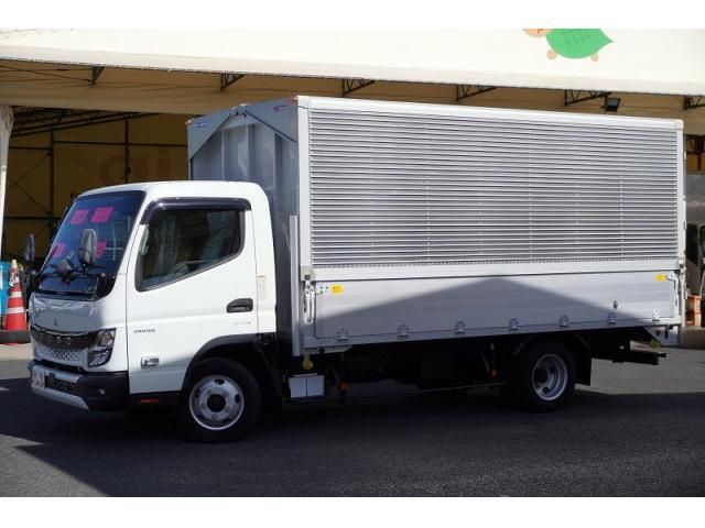 MITSUBISHI CANTER 2023