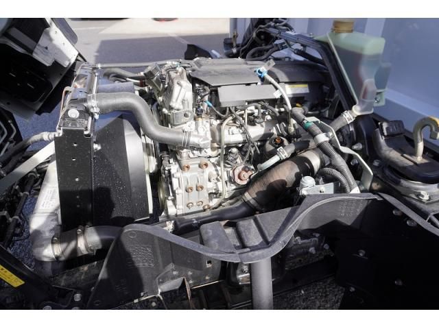 MITSUBISHI CANTER 2023