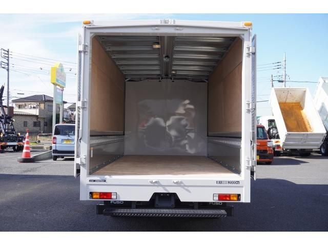 MITSUBISHI CANTER 2023