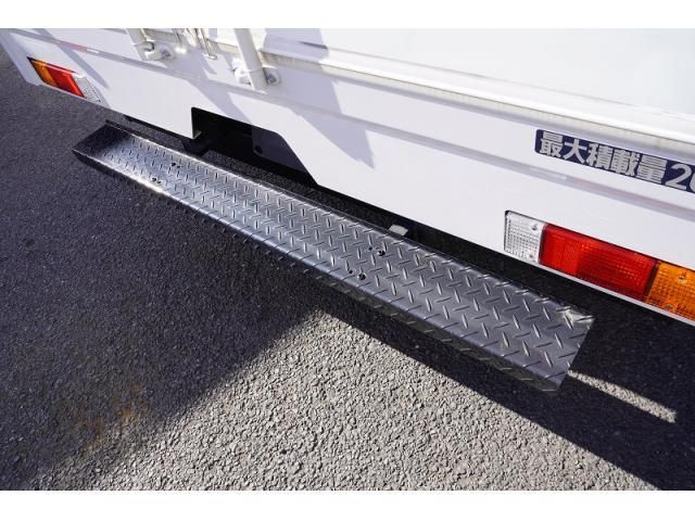 MITSUBISHI CANTER 2023