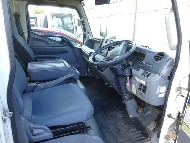 MITSUBISHI CANTER 2015