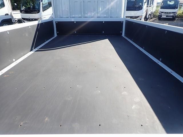 MITSUBISHI CANTER 2025