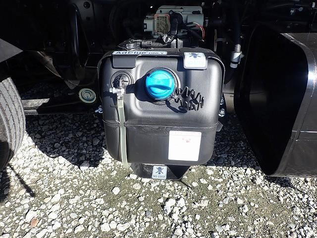 MITSUBISHI CANTER 2025