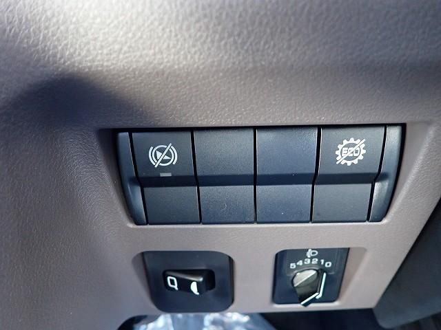 MITSUBISHI CANTER 2025