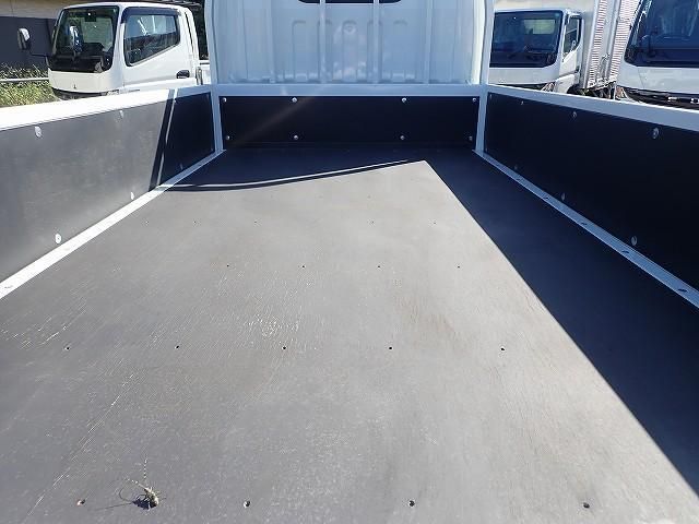 MITSUBISHI CANTER 2025