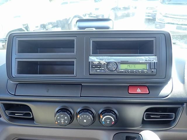 MITSUBISHI CANTER 2025