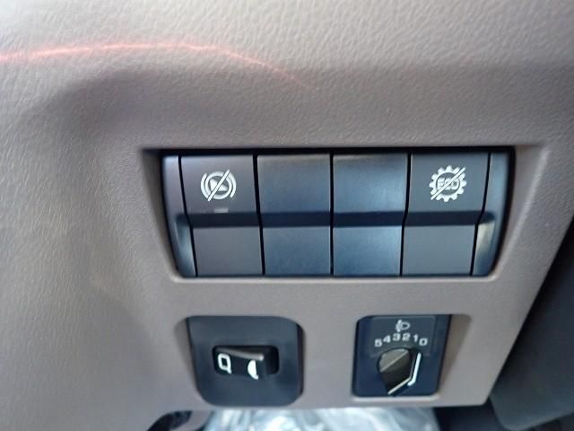 MITSUBISHI CANTER 2025