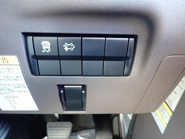 MITSUBISHI CANTER 2025