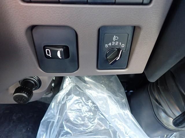 MITSUBISHI CANTER 2025