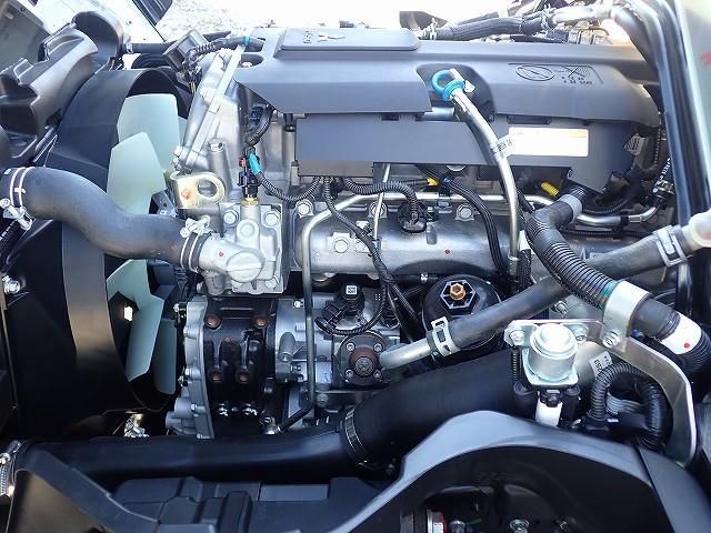 MITSUBISHI CANTER 2025